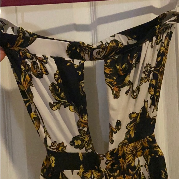 Bold sexy tube jump suit that shows off cleavage - Picture 3 of 3